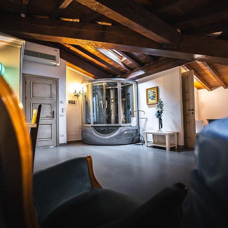 Hotel La Tavola Rotonda Cortemaggiore Екстер'єр фото