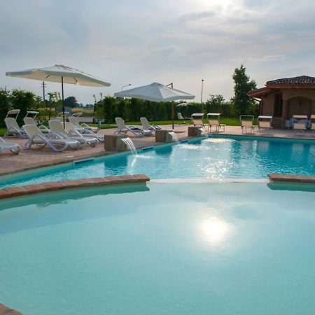 Hotel La Tavola Rotonda Cortemaggiore Екстер'єр фото