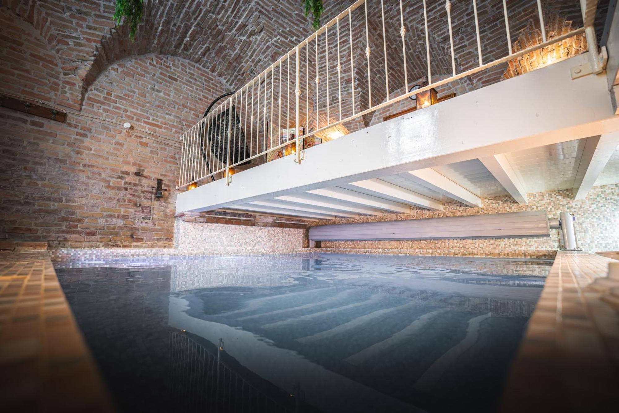 Hotel La Tavola Rotonda Cortemaggiore Екстер'єр фото